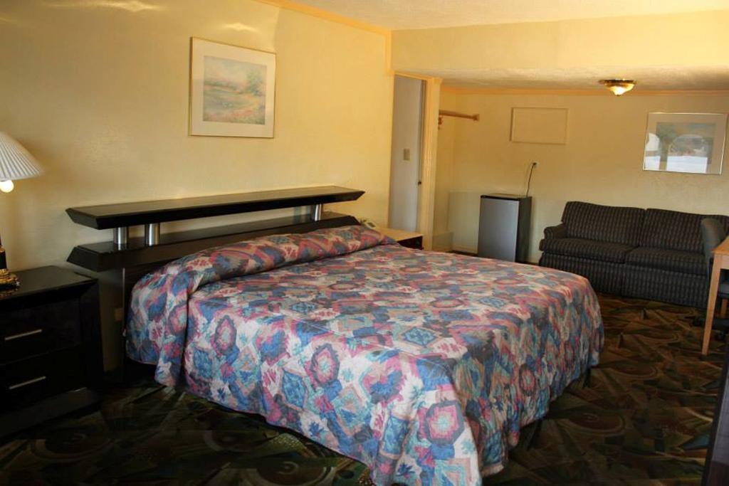 Presidential Inn And SuitesLyons エクステリア 写真