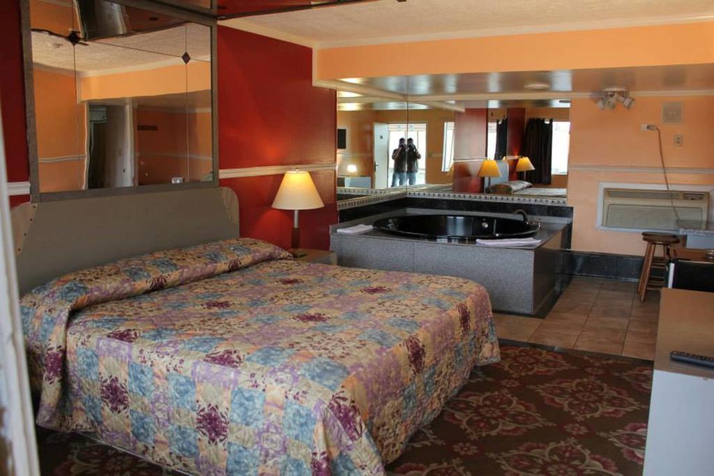 Presidential Inn And SuitesLyons エクステリア 写真